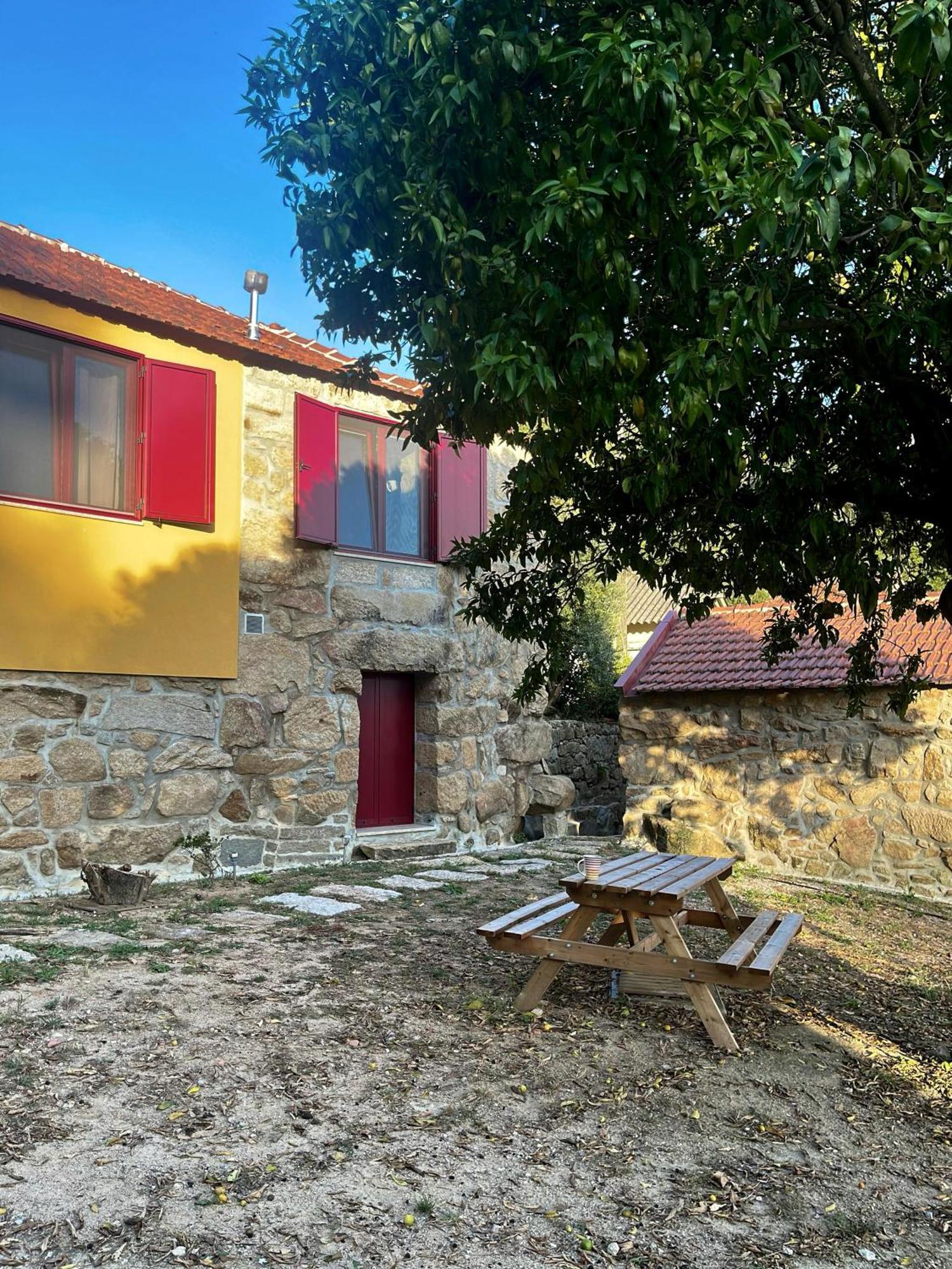 Nascente, Place In Nature Next To A Waterfall Loureiro  Exterior foto